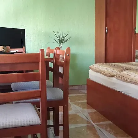Nefelejcs Apartment Gyula