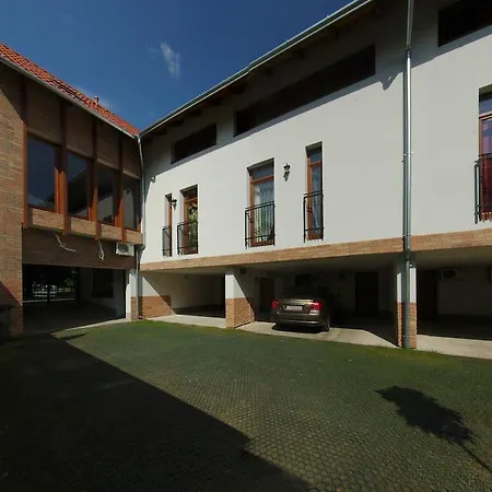 Appartamento Nefelejcs Gyula