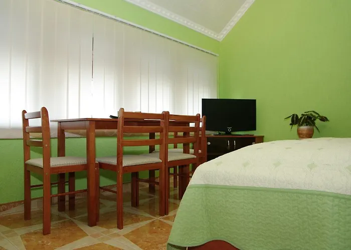 아파트 Nefelejcs *